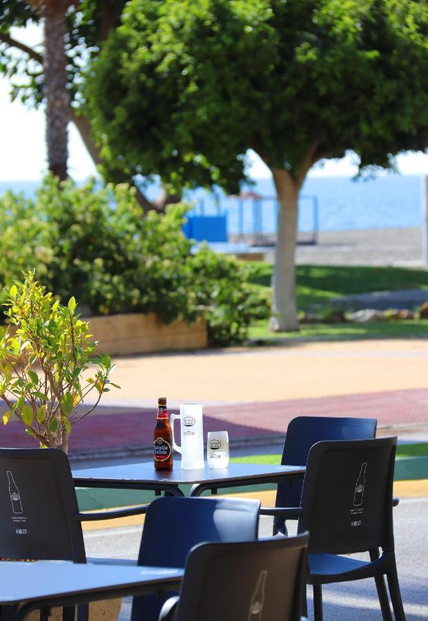 Hostal La Estacion Benajarafe Kültér fotó