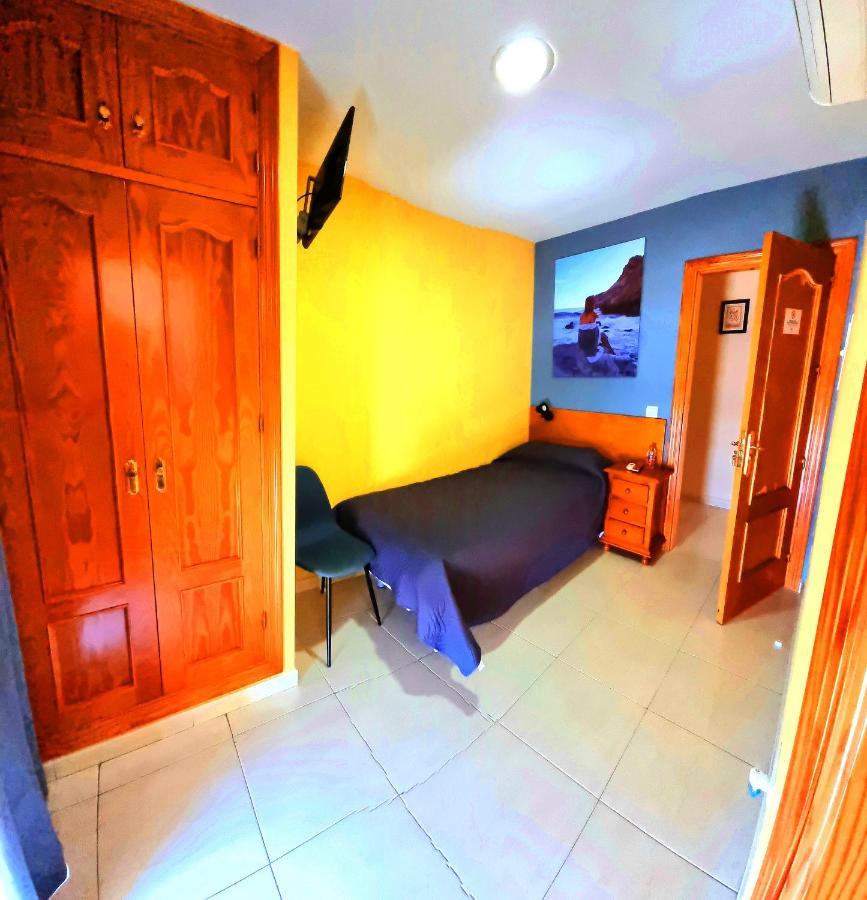 Hostal La Estacion Benajarafe Kültér fotó