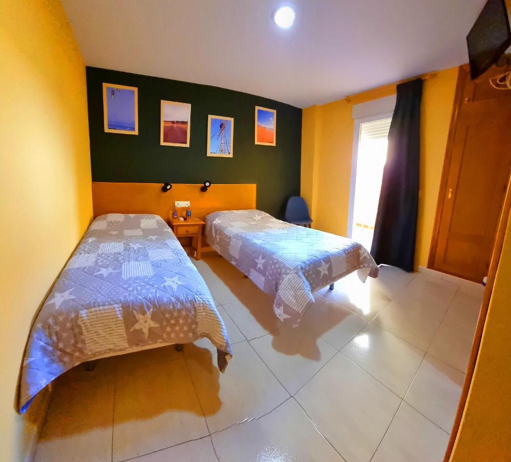 Hostal La Estacion Benajarafe Kültér fotó