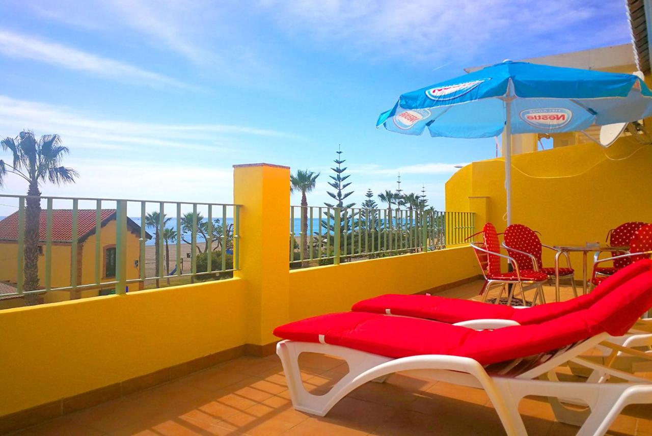 Hostal La Estacion Benajarafe Kültér fotó