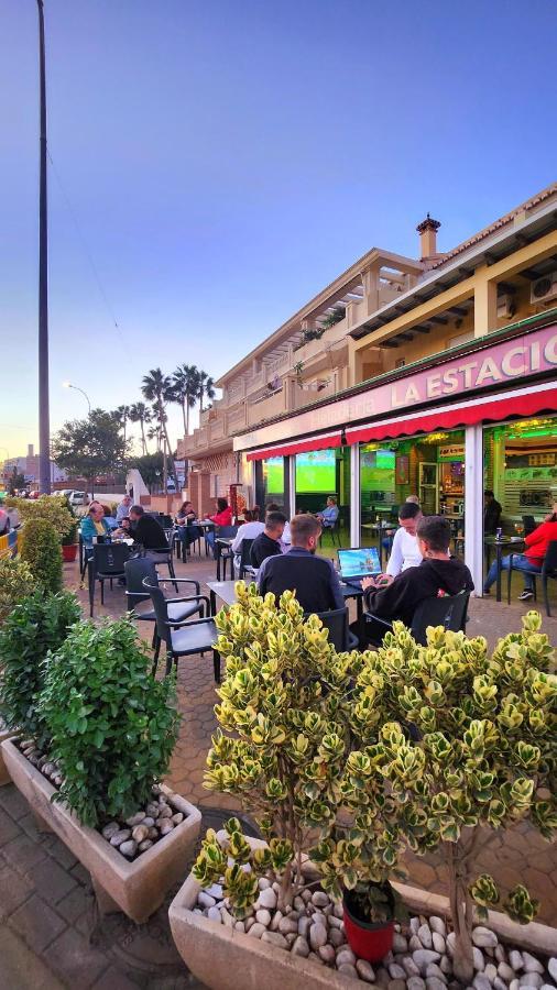 Hostal La Estacion Benajarafe Kültér fotó