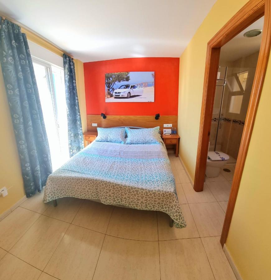 Hostal La Estacion Benajarafe Kültér fotó