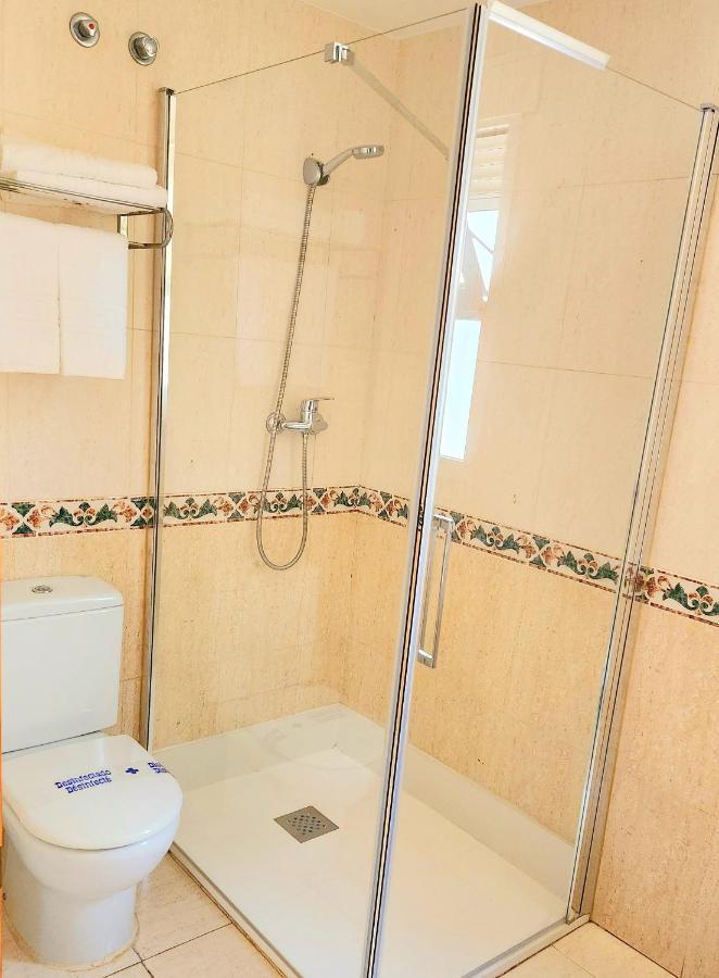 Hostal La Estacion Benajarafe Kültér fotó