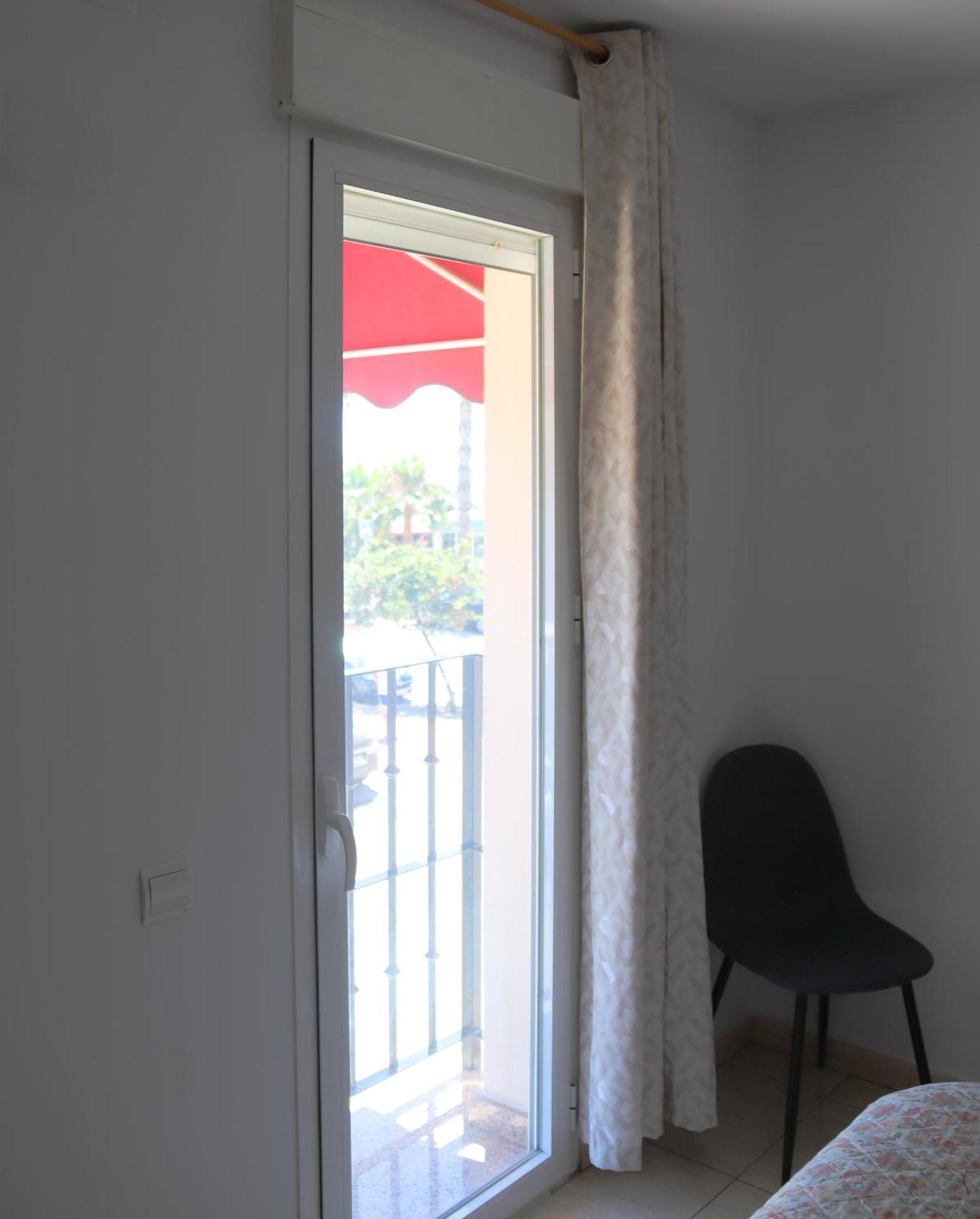 Hostal La Estacion Benajarafe Kültér fotó