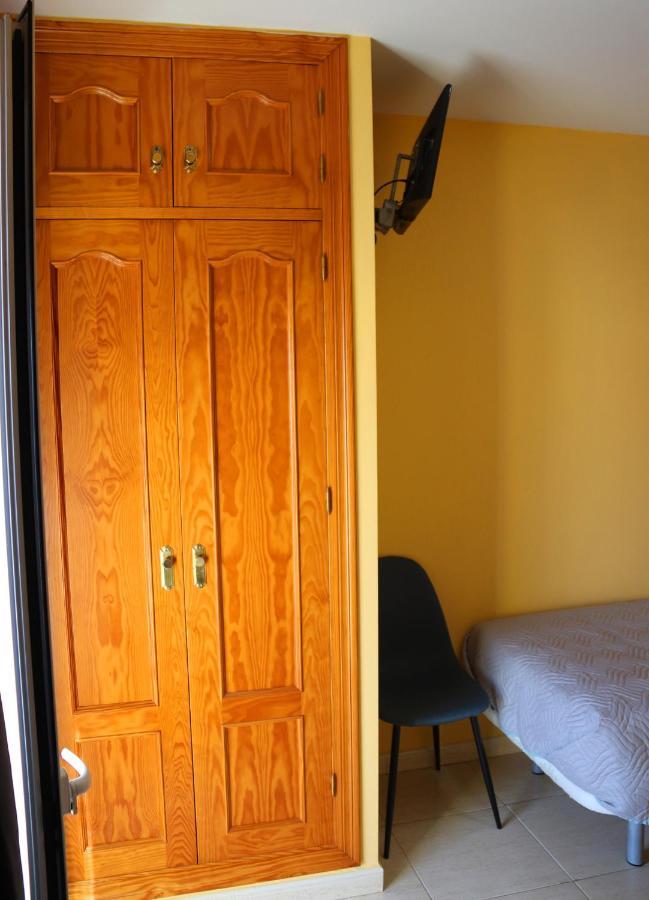 Hostal La Estacion Benajarafe Kültér fotó